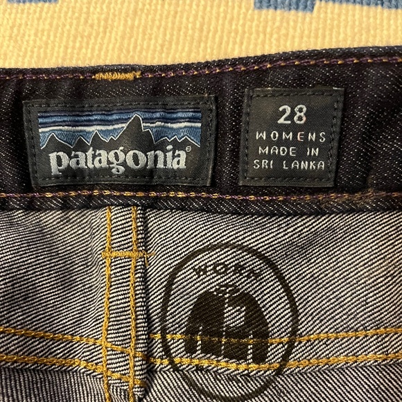 Patagonia Straight Leg Jeans - Dark Wash EUC - Picture 3 of 4